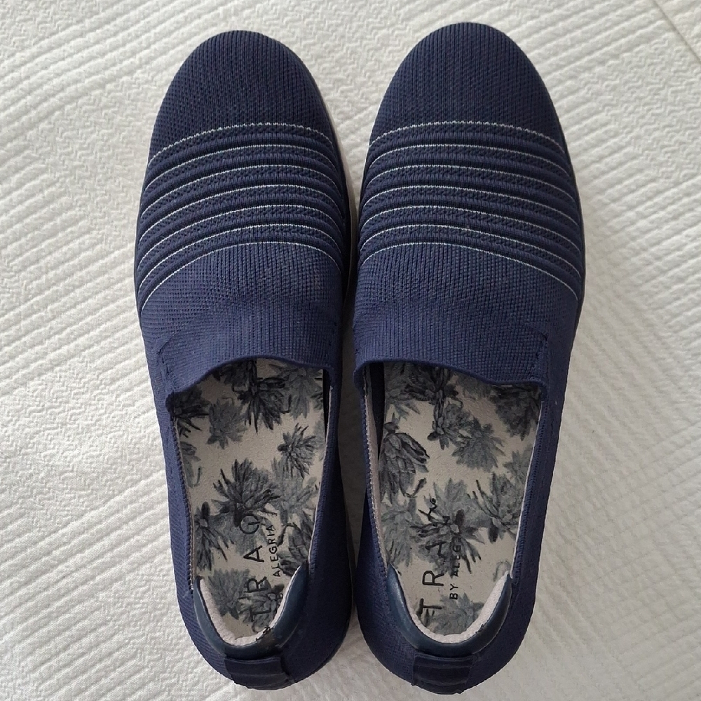 Traq by Alegria Navy Blue Sneakers